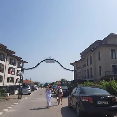 Blue Summer - уют, близо до морето Апартамент